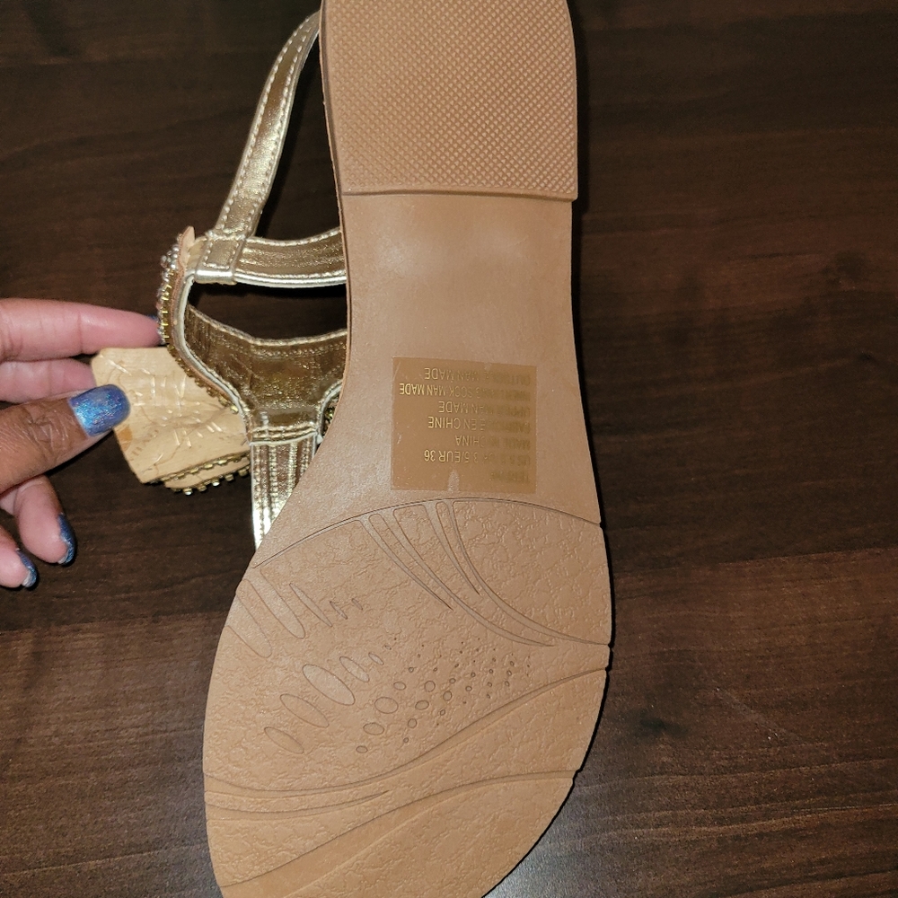Sandals - Picture 2 of 3